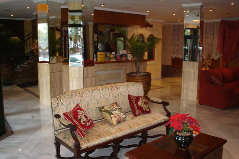 Hotel Toboso Chaparil Nerja Interior foto